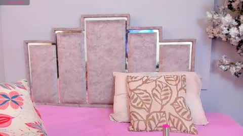 gabyyjones online show from February 18, 2025, 11:11 am