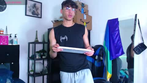 gael_jones online show from October 5, 2025, 5:39 am