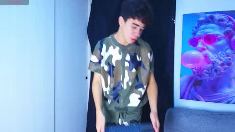 Snapshot of gael_moon chatting on March 2, 2026, 4:03 am Gael Moon online show from March 2, 2026, 4:03 am