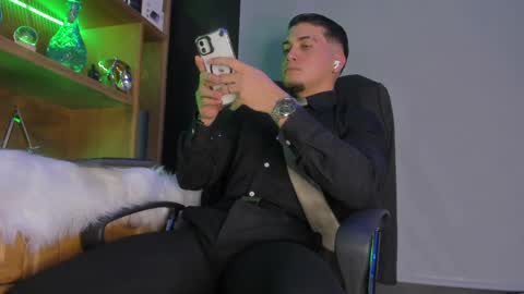 gael_williams3 online show from September 18, 2025, 7:05 pm