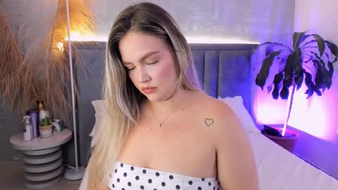 Gaia Baker  online show from March 24, 2026, 3:06 pm