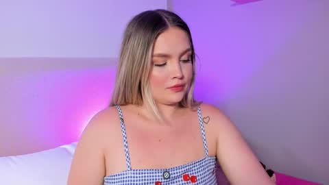 Gaia Baker  online show from April 19, 2026, 12:33 am