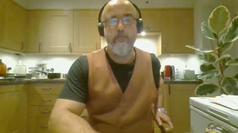 Snapshot of galacx chatting on October 8, 2025, 6:27 pm galacx online show from October 8, 2025, 6:27 pm