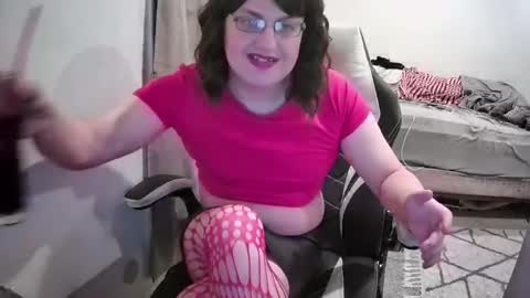 Snapshot of galen12 chatting on September 10, 2025, 1:27 am EmilyTrans online show from September 10, 2025, 1:27 am