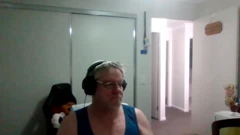 Snapshot of gangster527 chatting on June 13, 2026, 7:17 am loseraussie online show from June 13, 2026, 7:17 am
