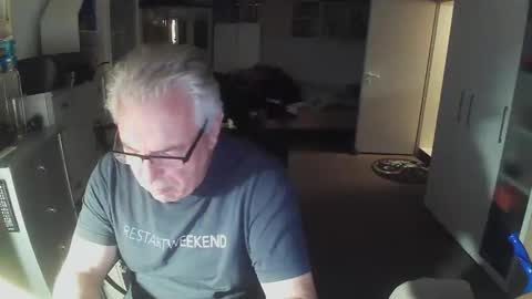 Snapshot of gargamil chatting on November 6, 2025, 3:35 pm gargamil online show from November 6, 2025, 3:35 pm