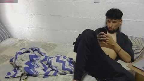 Snapshot of garou420 chatting on December 17, 2025, 6:36 pm GAROU online show from December 17, 2025, 6:36 pm