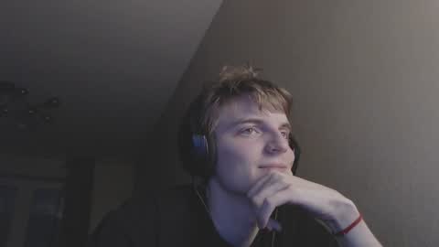 Snapshot of gasturfahe chatting on December 18, 2024, 12:32 am gasturfahe online show from December 18, 2024, 12:32 am