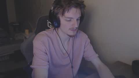 Snapshot of gasturfahe chatting on February 12, 2025, 3:16 pm gasturfahe online show from February 12, 2025, 3:16 pm