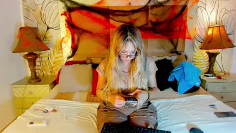 melanny villa online show from October 21, 2025, 9:48 pm