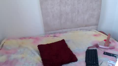 gatita13333321 online show from December 18, 2025, 2:34 pm