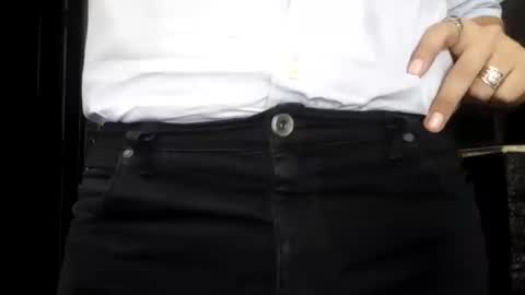 gato6131 online show from February 18, 2025, 2:49 pm