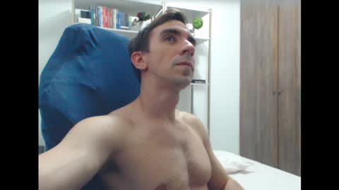 gatosarado23 online show from January 19, 2025, 7:36 am