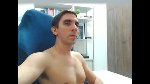 gatosarado23 online show from December 18, 2025, 1:55 am