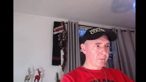 Snapshot of gavinkush chatting on December 16, 2025, 7:57 am gavinkush online show from December 16, 2025, 7:57 am