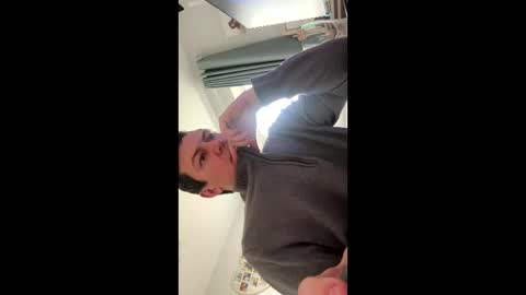 Snapshot of gaz101993 chatting on November 5, 2025, 1:00 pm GazP online show from November 5, 2025, 1:00 pm