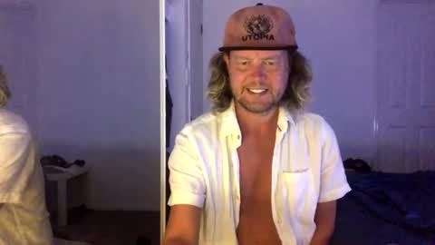 gcsurfer81 online show from February 18, 2026, 8:32 am