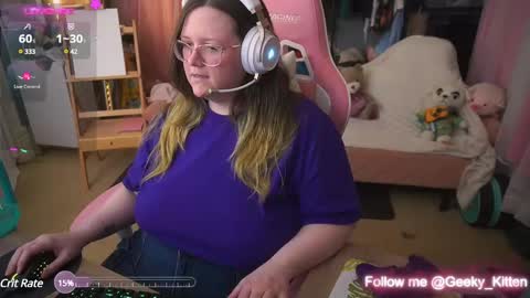 Snapshot of geeky_kitten chatting on March 5, 2025, 1:52 am Geeky Kitten Leina -  online show from March 5, 2025, 1:52 am