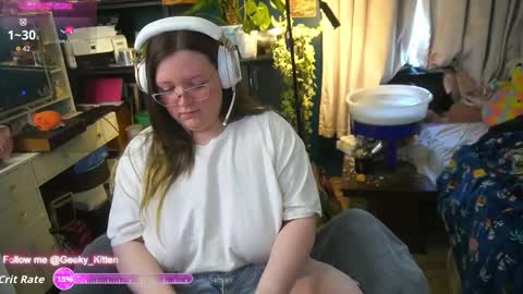 Snapshot of geeky_kitten chatting on September 14, 2025, 2:49 pm Geeky Kitten Leina -  online show from September 14, 2025, 2:49 pm