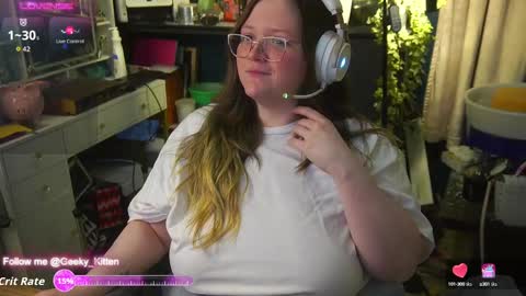 Snapshot of geeky_kitten chatting on September 28, 2025, 9:58 am Geeky Kitten Leina -  online show from September 28, 2025, 9:58 am