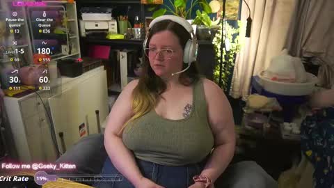 Snapshot of geeky_kitten chatting on October 5, 2025, 8:56 am Geeky Kitten Leina -  online show from October 5, 2025, 8:56 am