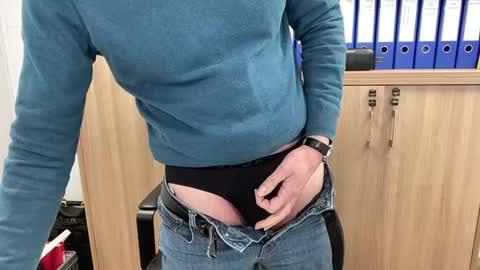 geertjem online show from February 28, 2025, 10:52 am