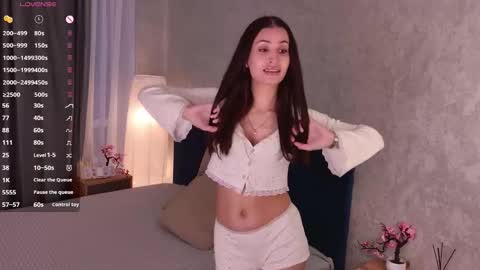 Lia online show from March 26, 2026, 3:06 pm