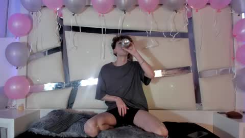 Genesis online show from October 31, 2025, 10:33 pm