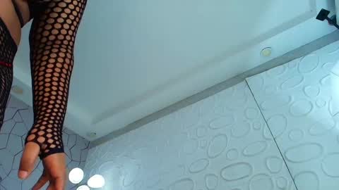 genesisrayden online show from April 7, 2026, 7:58 pm