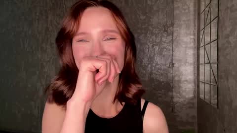 Riana online show from April 29, 2026, 1:37 pm