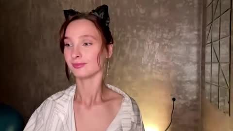 Riana online show from May 10, 2026, 3:39 pm