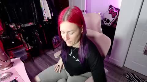 Genny Rock   and  online show from November 11, 2025, 1:49 am