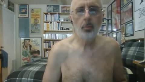 Snapshot of gentcallr chatting on December 31, 2024, 10:01 pm Steve online show from December 31, 2024, 10:01 pm