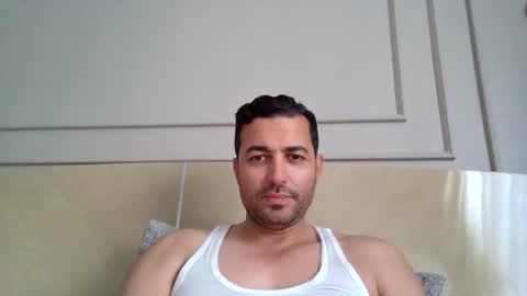 genteldevil online show from April 13, 2026, 9:48 am