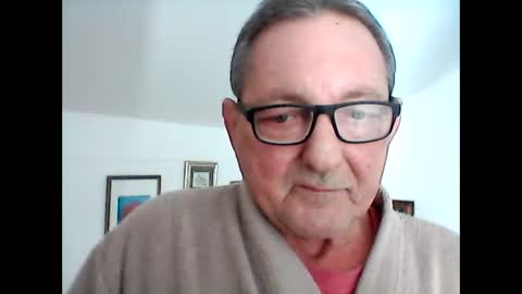 Snapshot of georg1412 chatting on February 27, 2025, 9:11 am georg1412 online show from February 27, 2025, 9:11 am