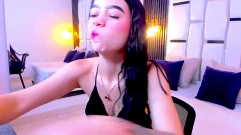 Georgina Kloss  online show from April 3, 2026, 2:15 pm