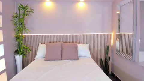 GeorginaReyes  online show from December 13, 2025, 10:48 pm