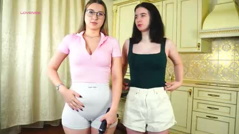 My name is Kelly online show from November 11, 2025, 3:06 am