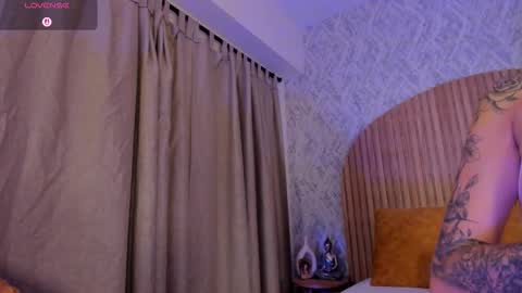 Kendal  online show from November 8, 2025, 2:39 pm