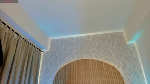 Kendal  online show from April 6, 2026, 3:48 am