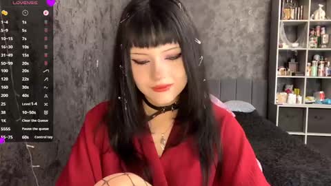 EmelyWoodes online show from June 2, 2026, 7:32 am