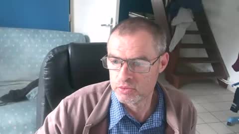 Snapshot of geronemo62 chatting on October 18, 2025, 10:38 am geronemo62 online show from October 18, 2025, 10:38 am