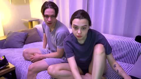 Jean and Isa couple Van online show from January 11, 2025, 1:22 pm