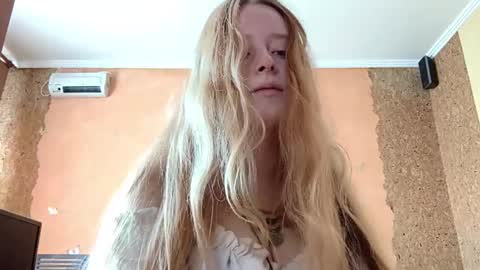 Kate online show from May 19, 2026, 11:22 pm