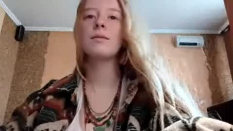 Kate online show from May 27, 2026, 3:03 am