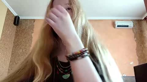 Kate online show from May 30, 2026, 1:25 am