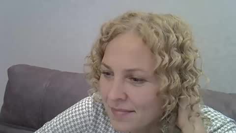 Snapshot of gessy_vellian8 chatting on October 21, 2025, 2:18 pm gessy_vellian8 online show from October 21, 2025, 2:18 pm