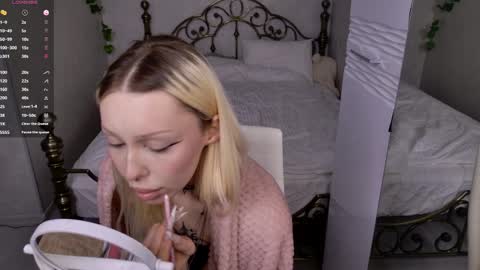 violeta online show from April 8, 2026, 4:56 am