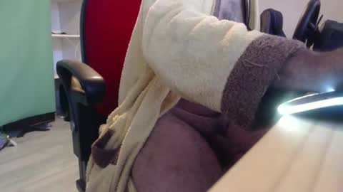 ghostatitude online show from December 1, 2025, 8:08 am