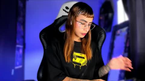 Snapshot of ghostlydolll chatting on September 30, 2025, 5:40 pm Sara online show from September 30, 2025, 5:40 pm